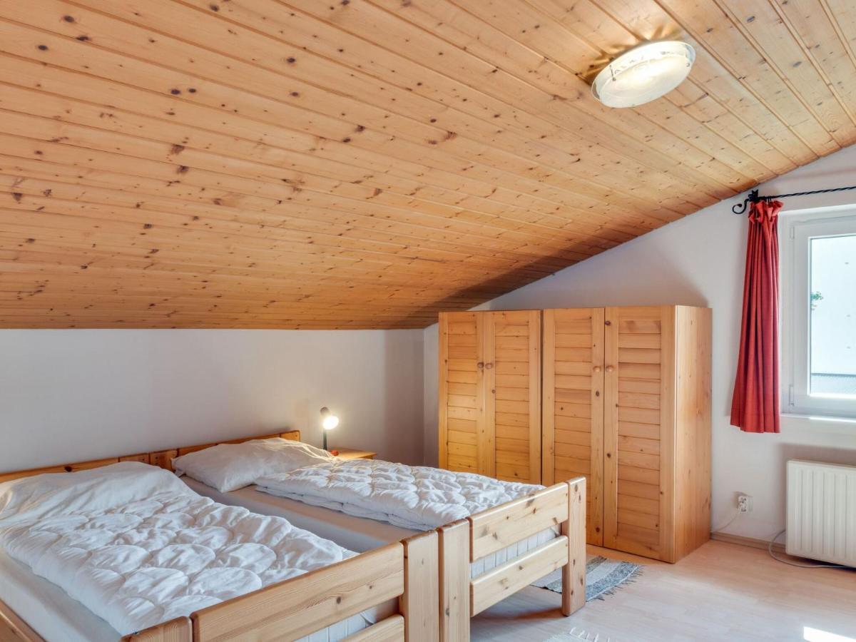 Spacious Chalet In Maishofen Near Forest Exteriör bild