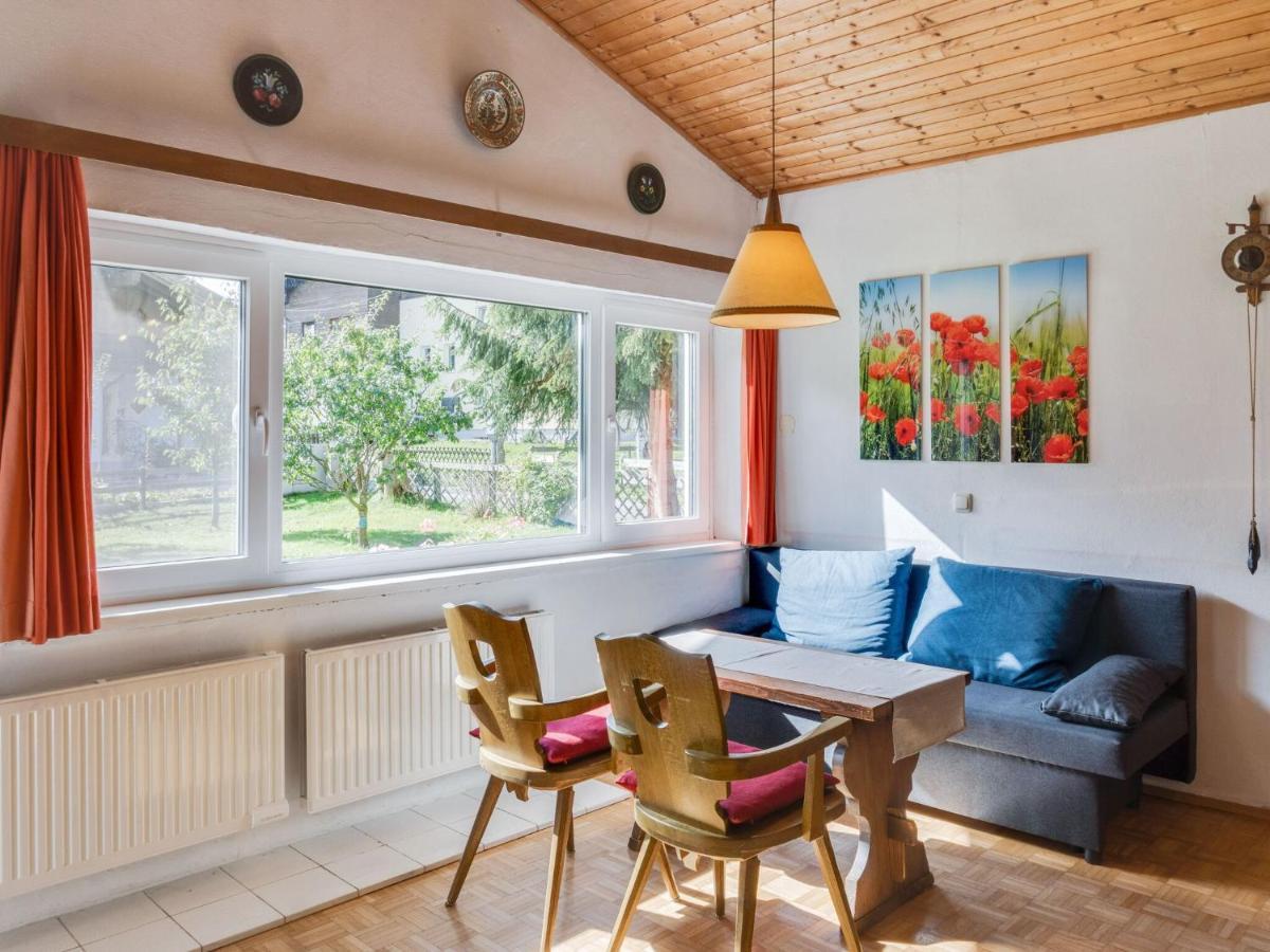 Spacious Chalet In Maishofen Near Forest Exteriör bild